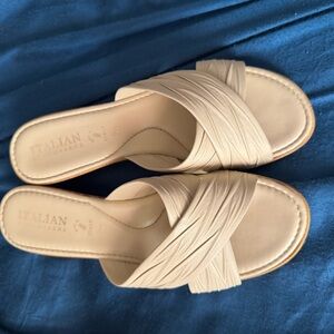 Women’s Off White Cream Size 7.5 Italian Sandals